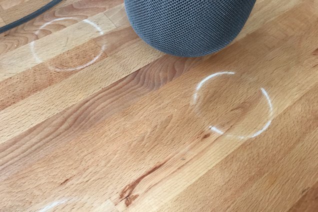 Колонка Apple HomePod оставляет следы на дорогой мебели