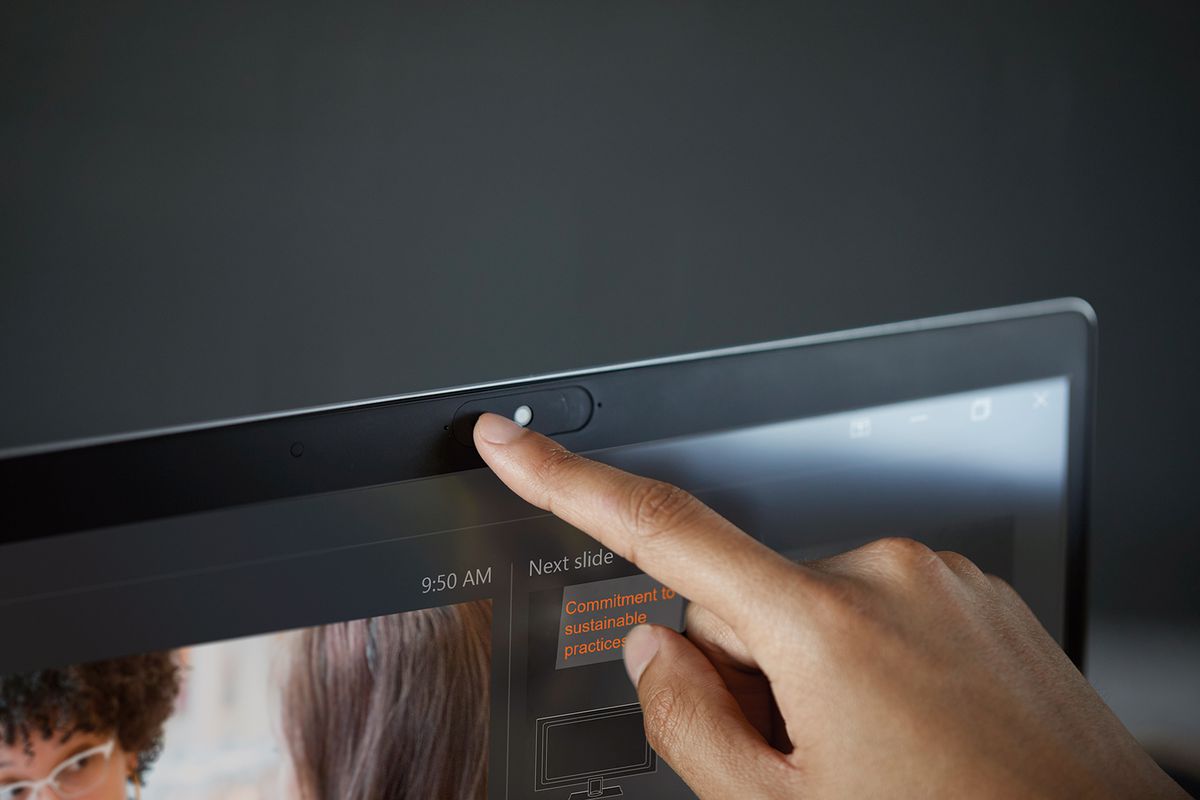 Новые ноутбуки HP теперь оснащены шторками для веб-камеры