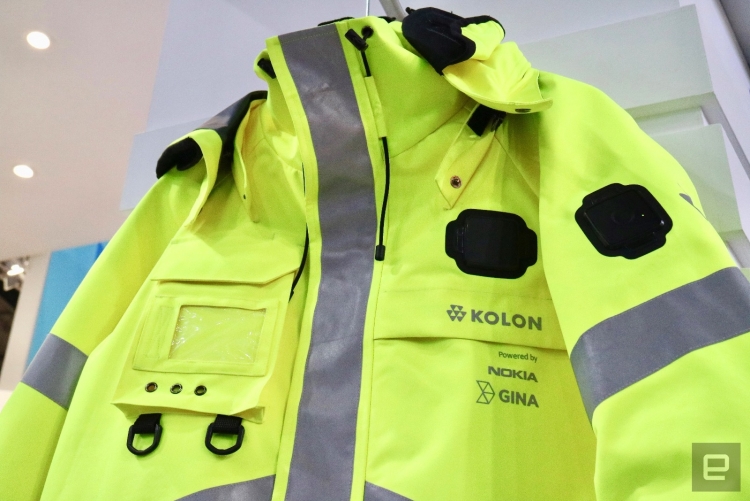 Nokia показала в Барселоне смарт-куртку для спасателей
