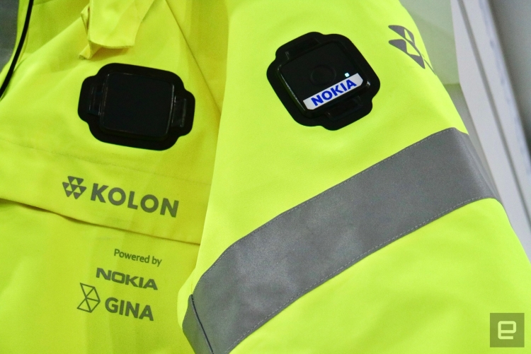 Nokia показала в Барселоне смарт-куртку для спасателей
