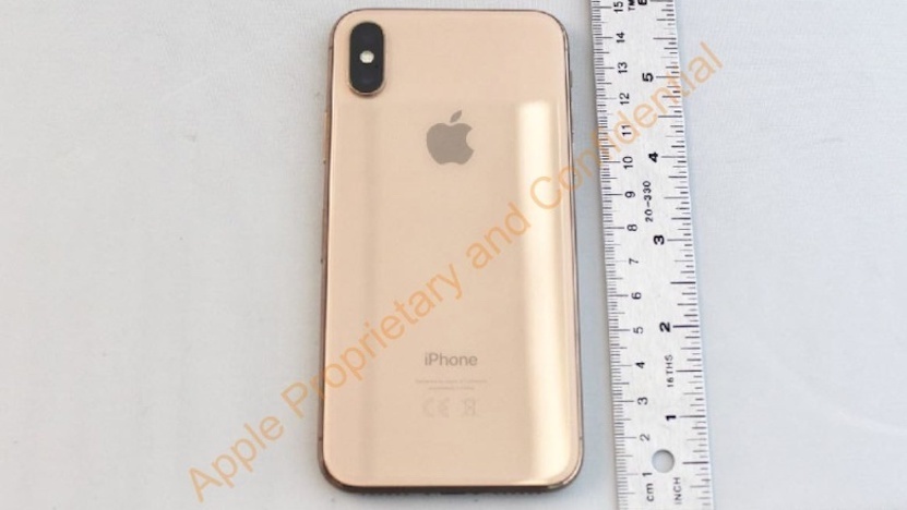 «Живые» фото iPhone X в золотом цвете‍ появились в сети