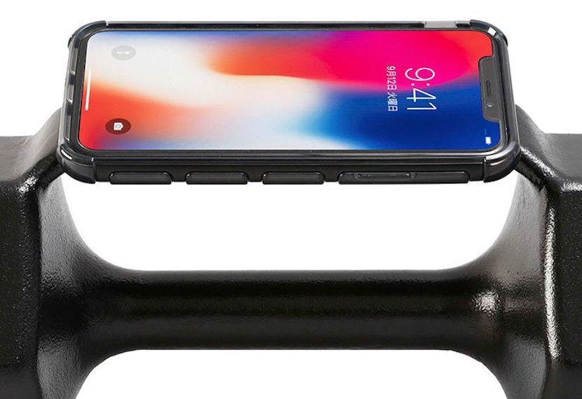 В Японии создан 10-килограммовый чехол-гантеля для iPhone X