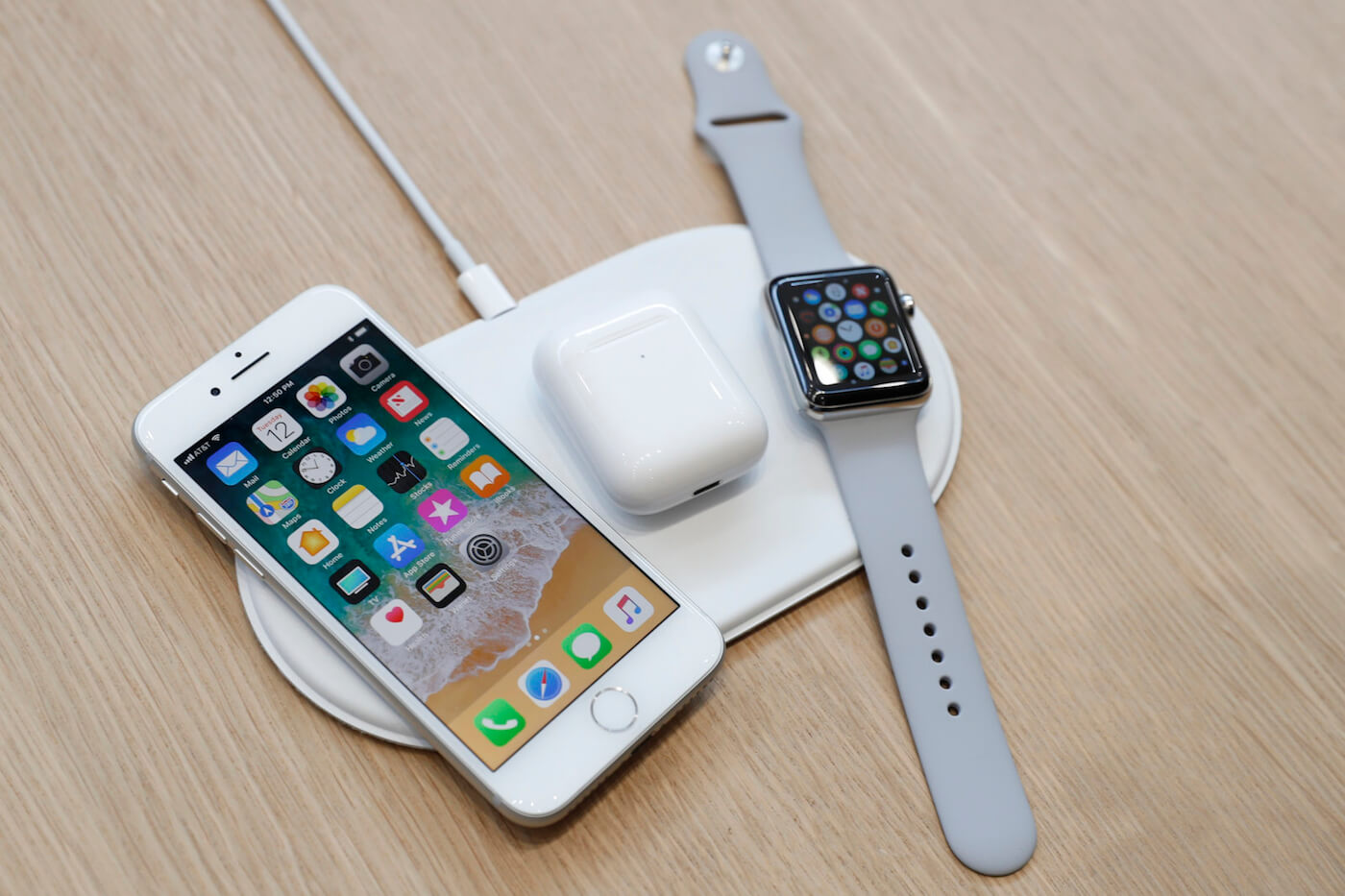 Беспроводная зарядка Apple выйдет в продажу уже в сентябре
