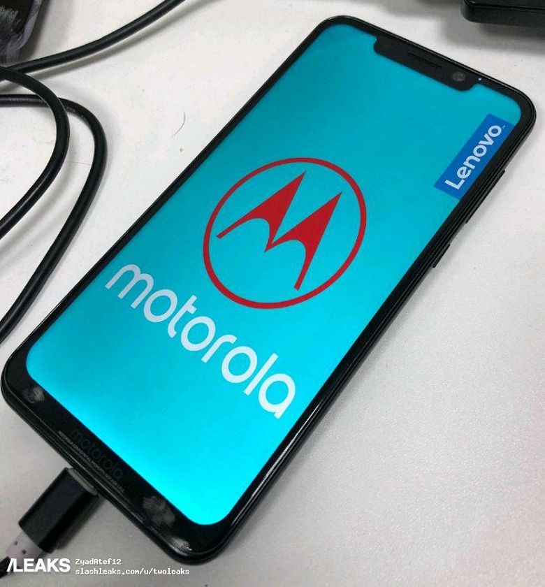 Еще не представленный смартфон Motorola One Power показали на «живом» фото