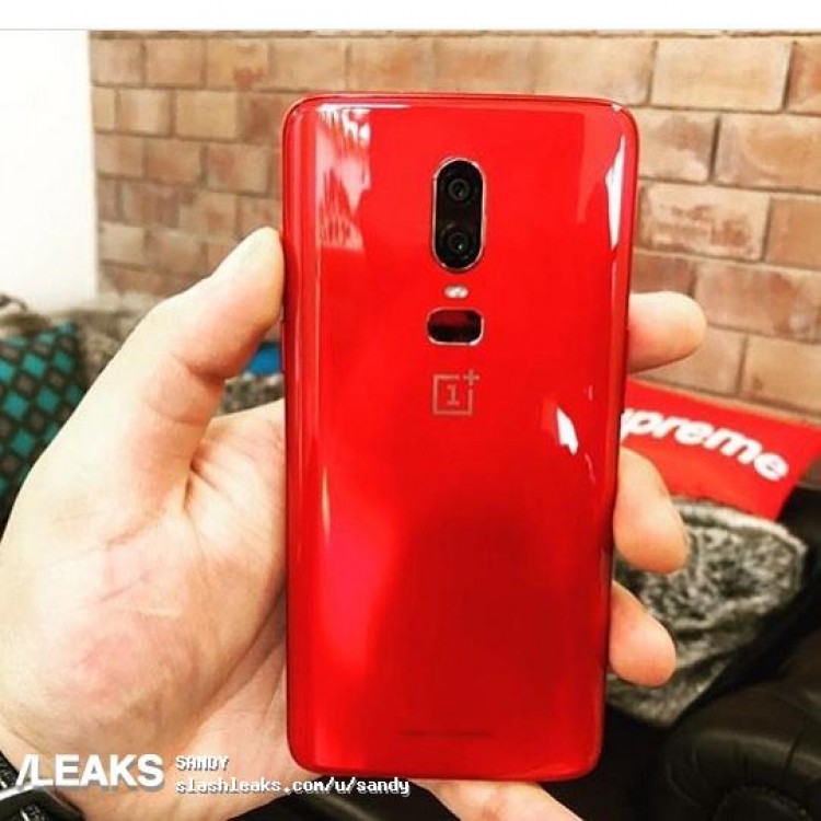 Смартфон OnePlus 6 в красном цвете выйдет 2 июля‍