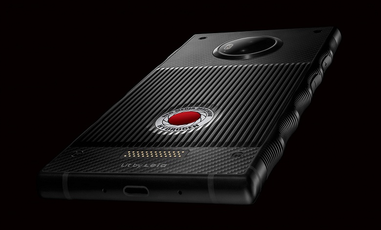 Новый смартфон Red Hydrogen One: появились первые снимки
