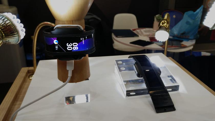 На IFA 2018 Nubia удивила гибким смартфоном-браслетом Nubia-α
