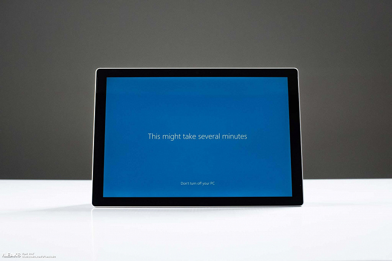 Новый планшет Microsoft Surface Pro 6 оценили в 799 долларов