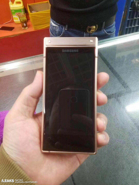 Флагманскую «раскладушку» Samsung W2019 показали на новых фото