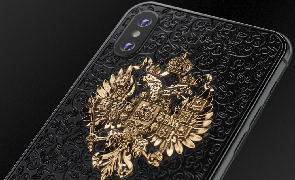 Caviar смартфоны iPhone XS украсили словами Невского и Суворова