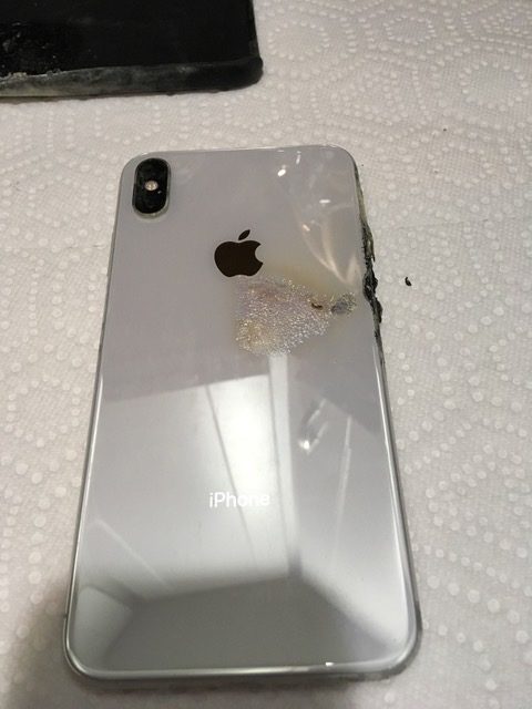 У жителя США в кармане брюк взорвался iPhone XS Max