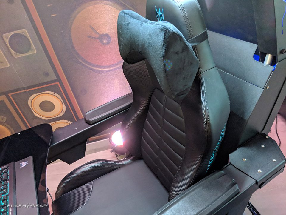 «Игровой трон» Acer Predator Thronos показали на «живых» фото