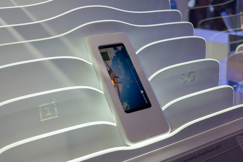 MWC 2019. Компания OnePlus показала смартфон с 5G и экраном 21:9