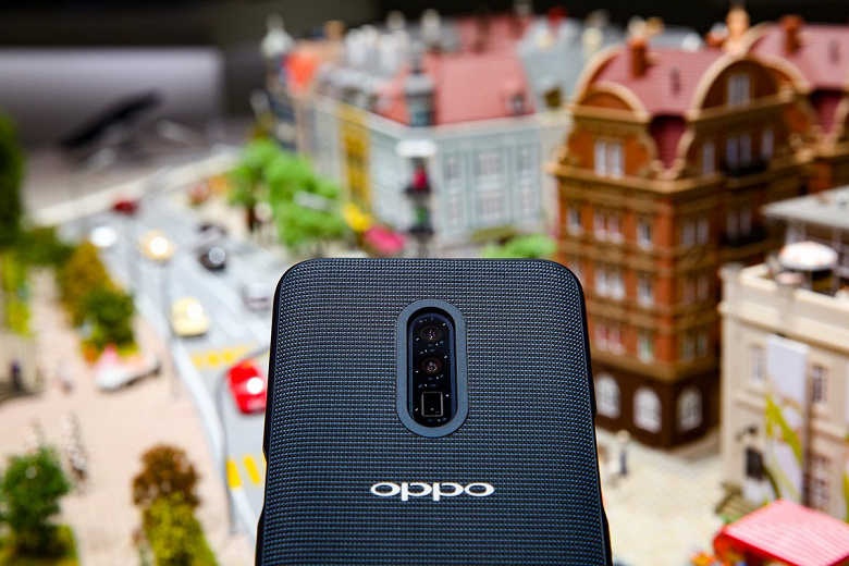 MWC-2019: Oppo показала революционный зум для смартфонов