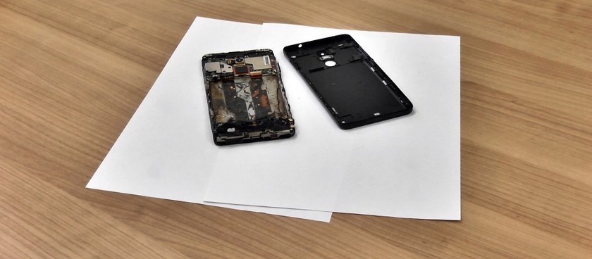 В школе Южно-Сахалинска у шестиклассницы взорвался смартфон Xiaomi