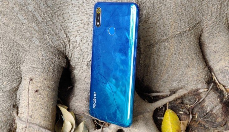 Недорогой смартфон Realme 3 появился в продаже