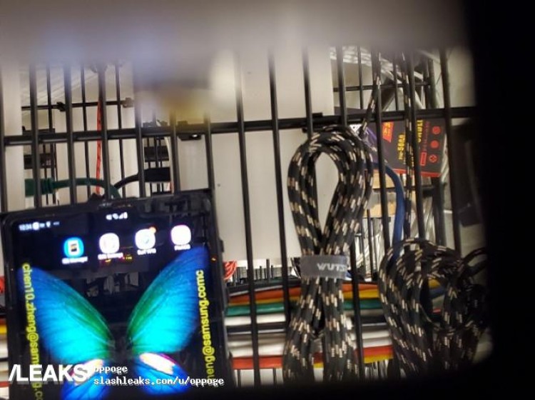 Гибкий Samsung Galaxy Fold в рабочем состоянии показали на видео