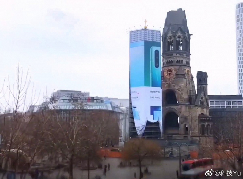 Huawei построила 20-этажный дом в Берлине для размещения рекламы P30 Pro