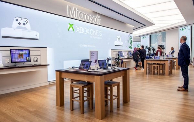 В Европе открыли первый фирменный магазин Microsoft