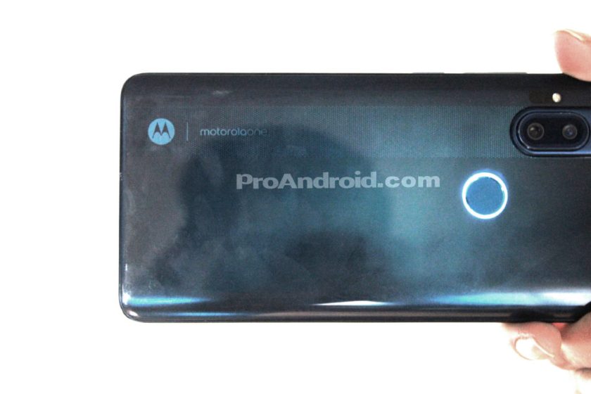 Раскрыты спецификации нового Motorola One с выдвижной камерой
