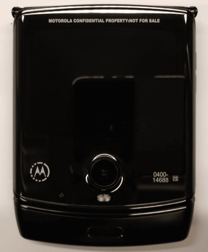 Появились «живые» фотографии Motorola RAZR с гибким экраном
